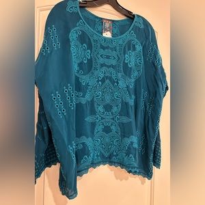 Johnny Was crop embroidered box top